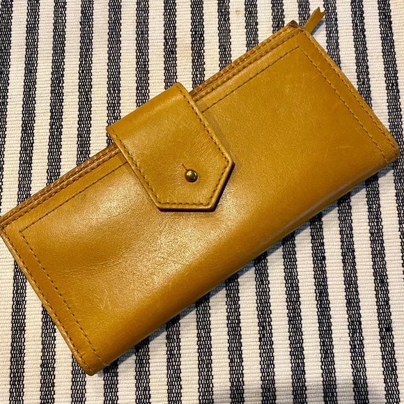 Madewell Handbags - Madewell's "The Post" Wallet